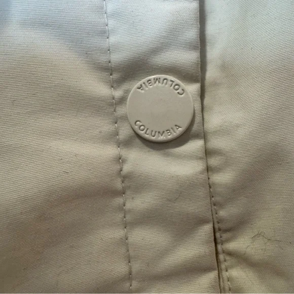 Columbia Plus Size Cream Colored Lillian Ridge Rain Jacket for Spring - Picture 3 of 13